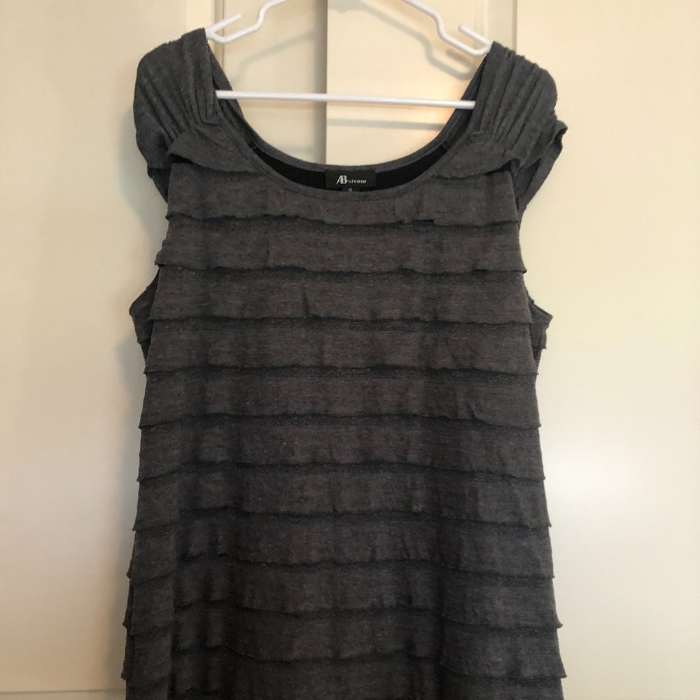 AB Studio XL Gray Layered top